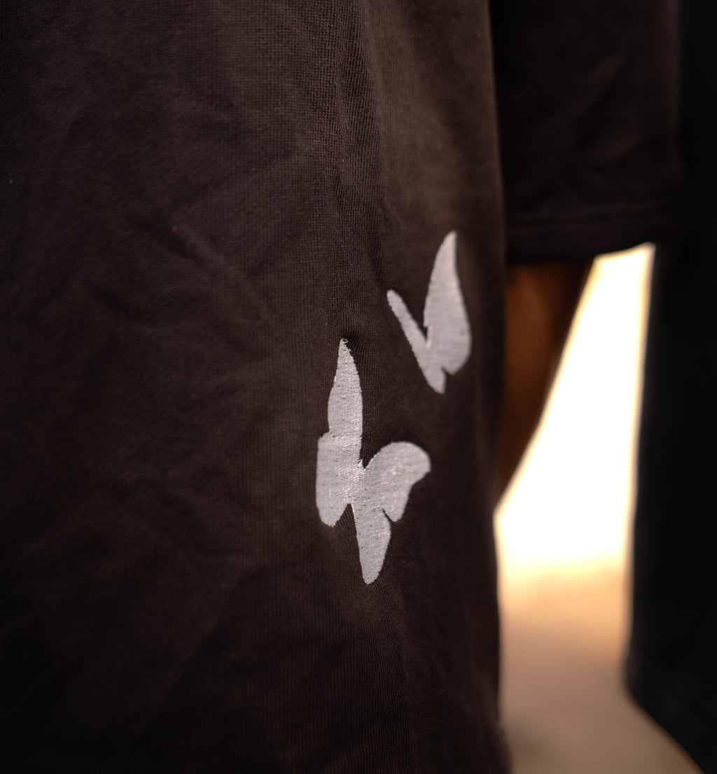 TAAB Paper Boat oversized cotton t-shirt, model photo 3