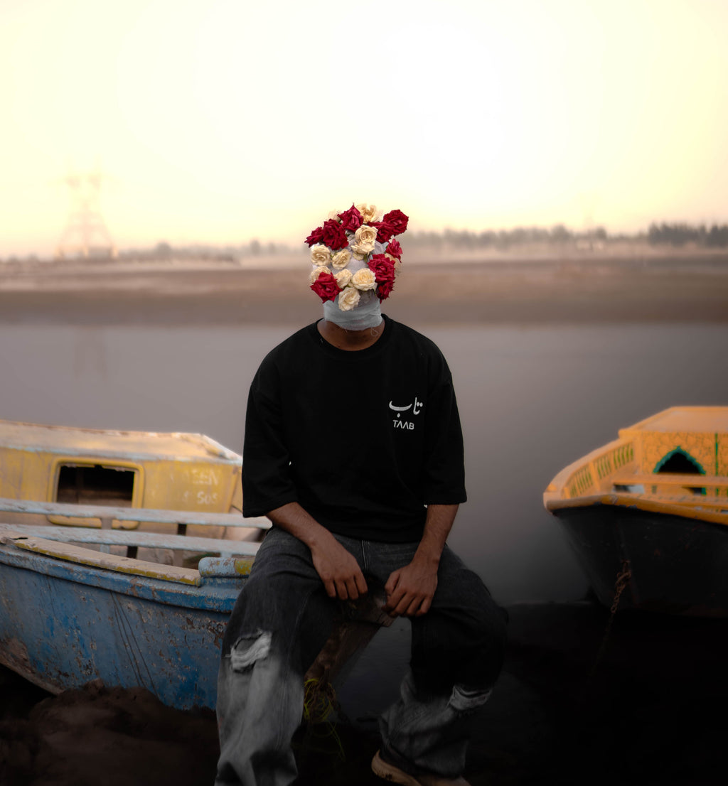 TAAB Paper Boat oversized cotton t-shirt, model photo 5